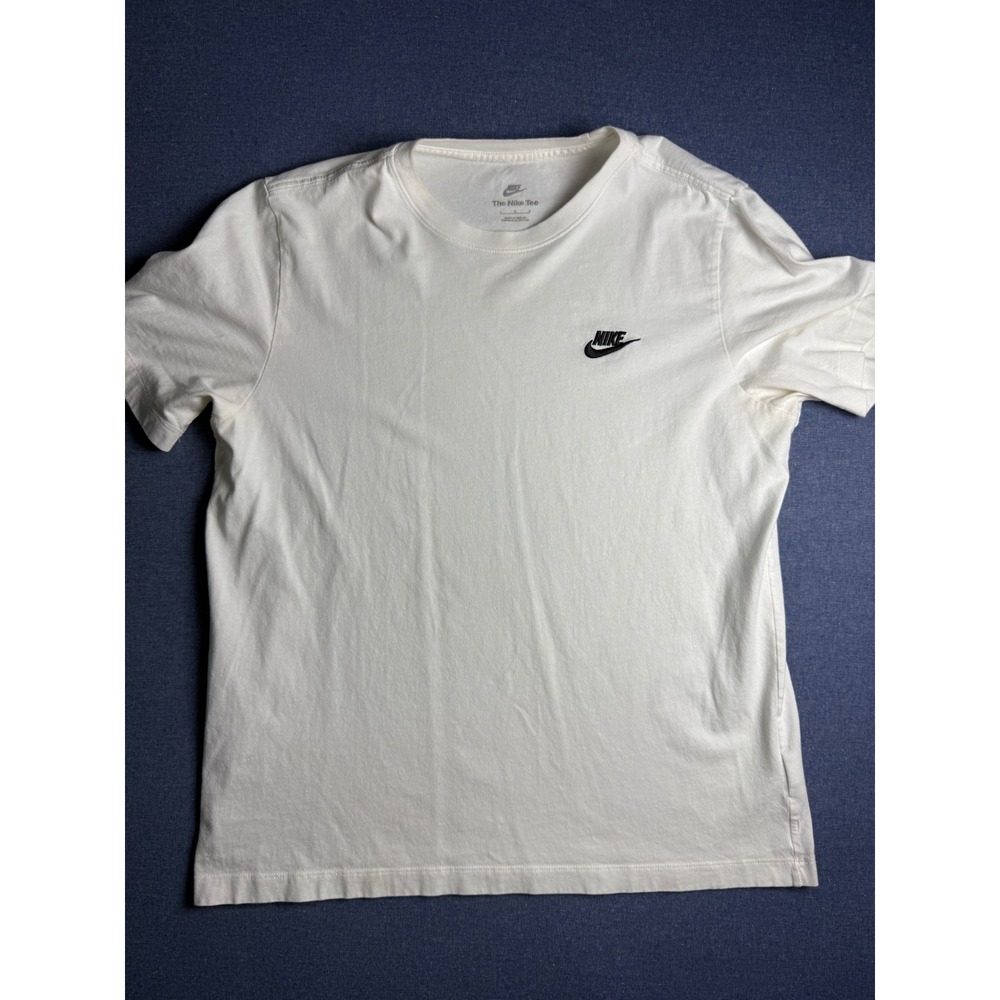 Nike Sportswear Club Mens White Short Sleeve Embroidered Futura Logo T-Shirt L